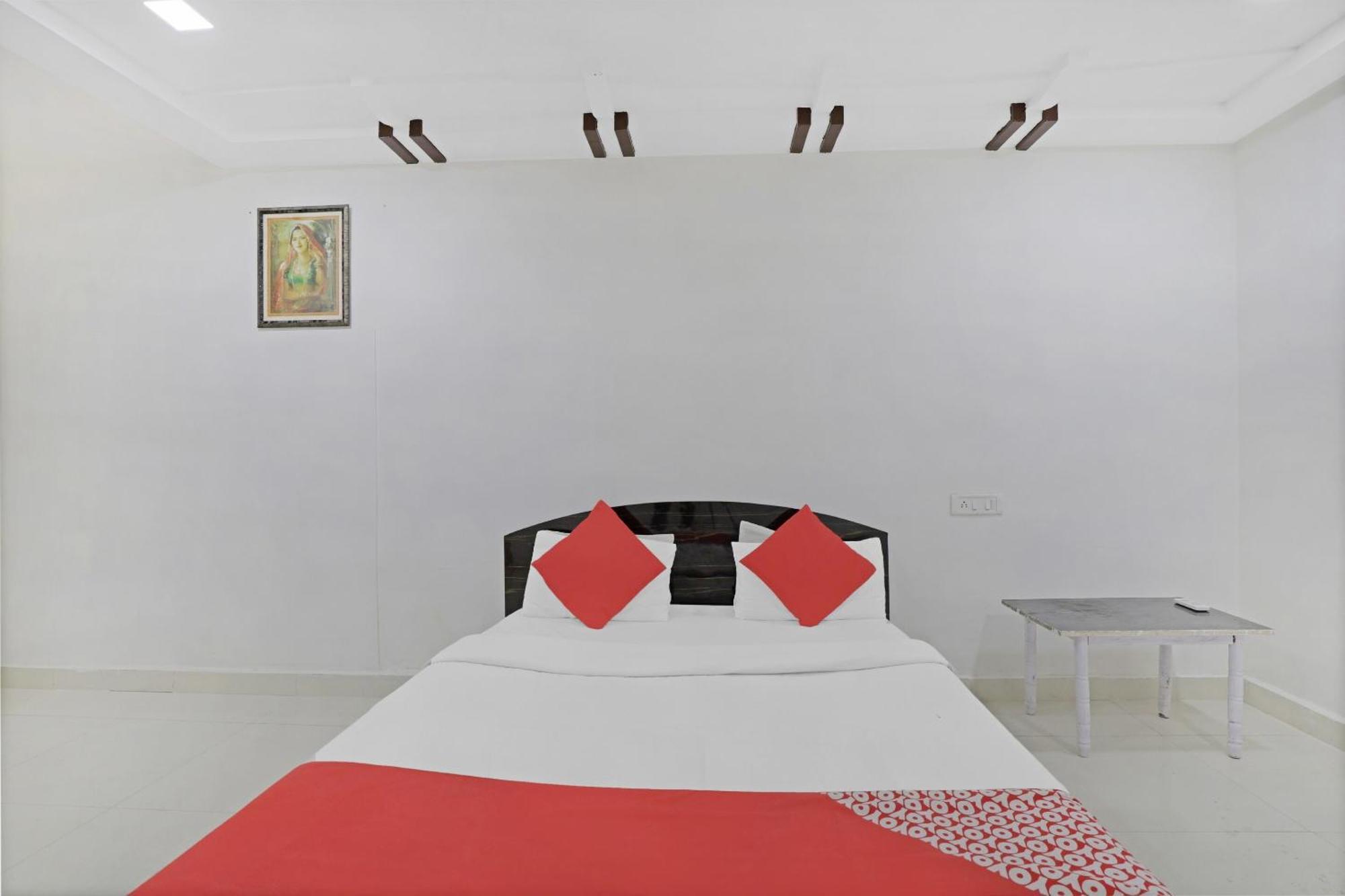 Hotel O Rudra Palace أحمد أباد المظهر الخارجي الصورة
