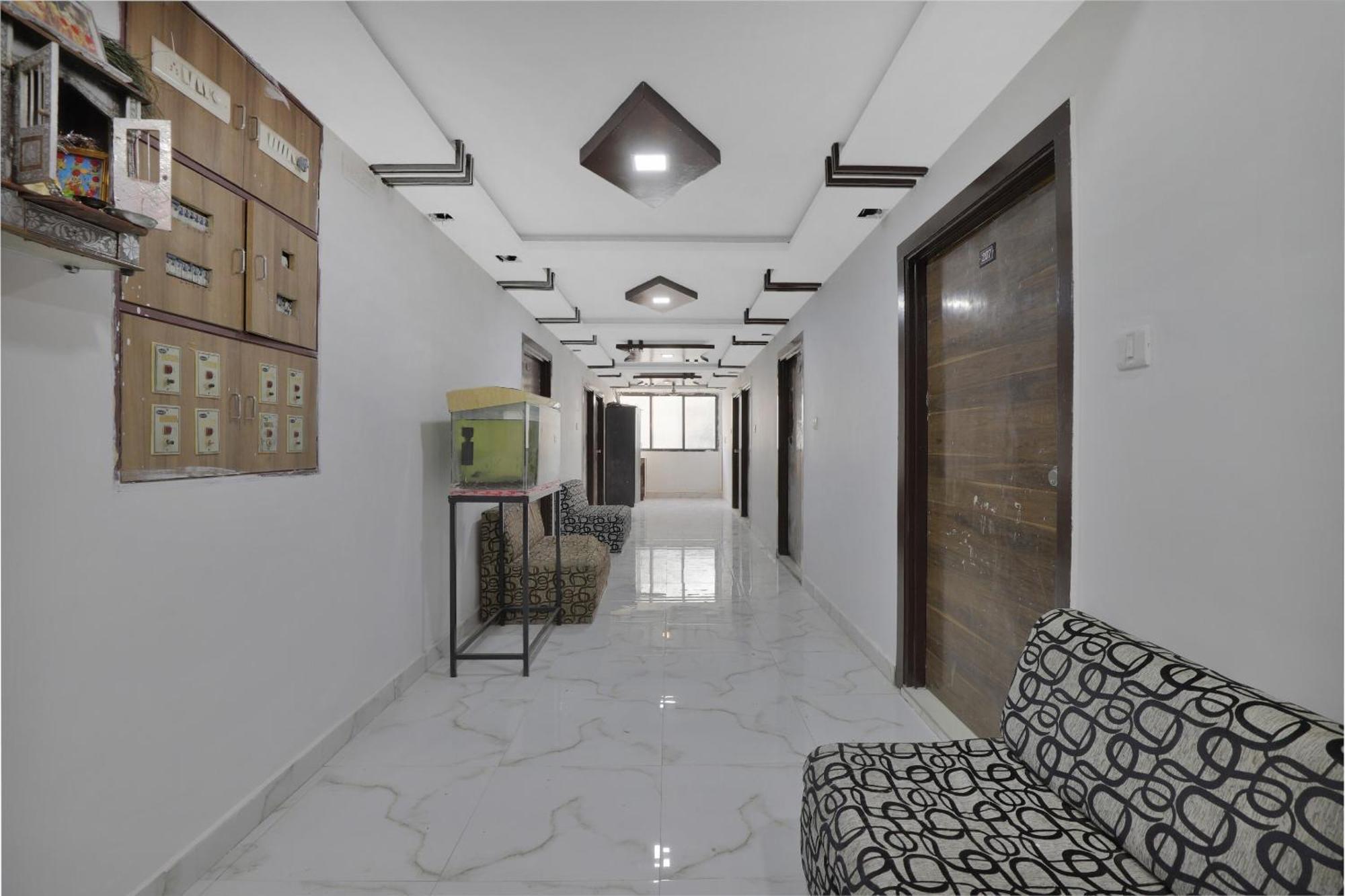 Hotel O Rudra Palace أحمد أباد المظهر الخارجي الصورة
